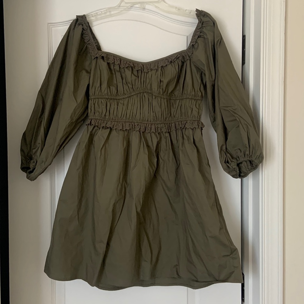 Forever 21 Women’s women dress in Olive. Never worn.